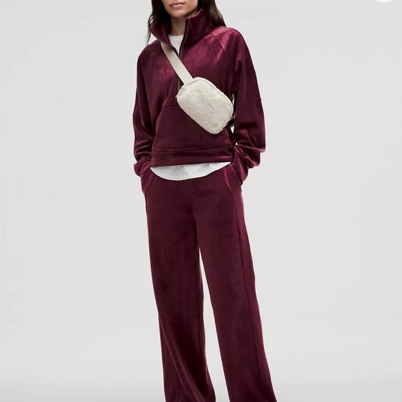 Everywhere Belt Bag *PlushFleece, Color: Bone/Silver- NWT - Picture 4 of 7